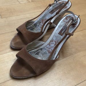 Adrienne Vittadini suede wedge pump shoes